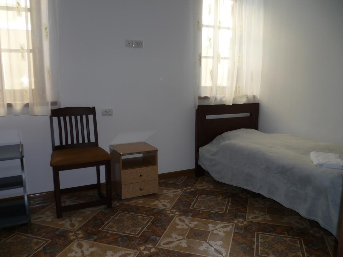 Home Hotel Камианец-Подилский Екстериор снимка