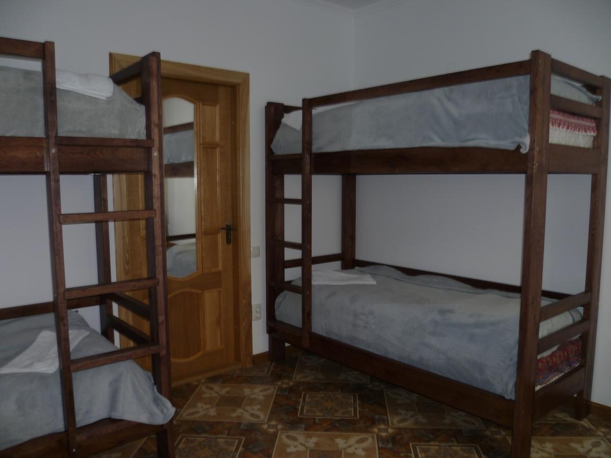 Home Hotel Камианец-Подилский Екстериор снимка