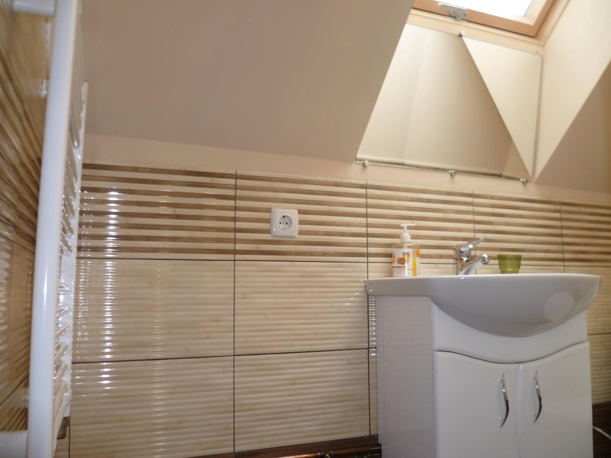 Home Hotel Камианец-Подилский Екстериор снимка