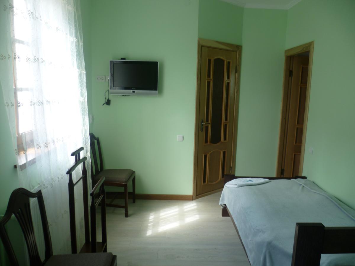Home Hotel Камианец-Подилский Екстериор снимка