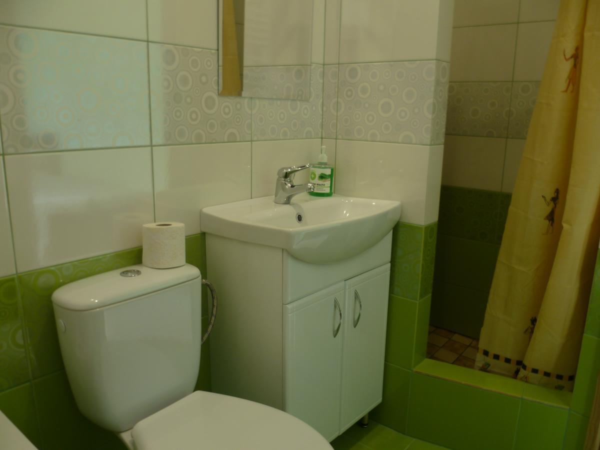 Home Hotel Камианец-Подилский Екстериор снимка