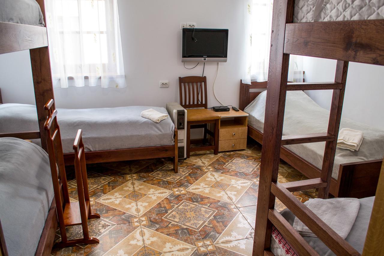 Home Hotel Камианец-Подилский Екстериор снимка