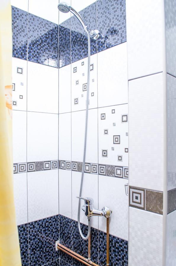 Home Hotel Камианец-Подилский Екстериор снимка