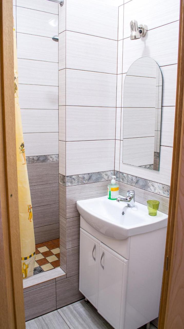 Home Hotel Камианец-Подилский Екстериор снимка