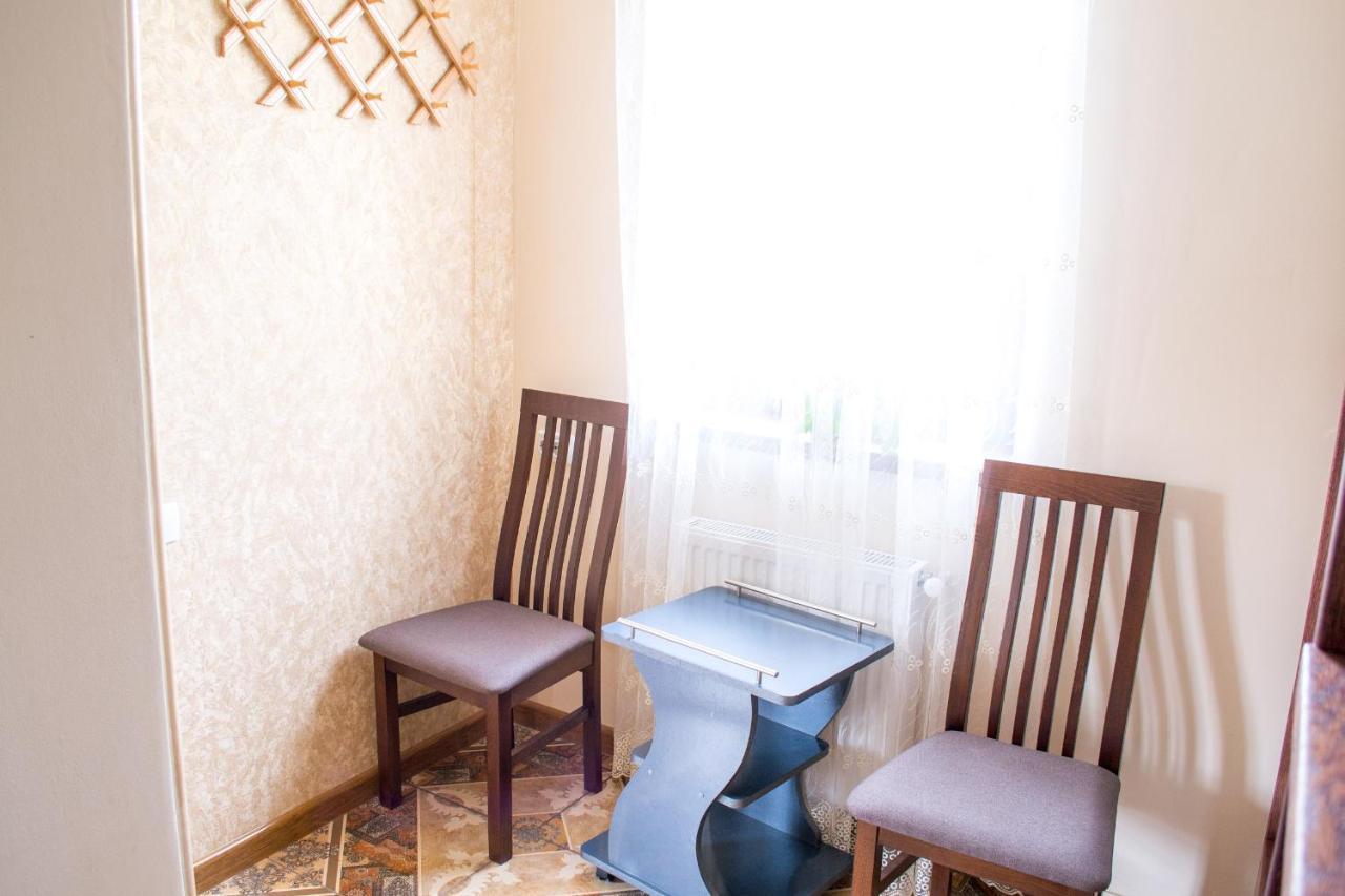 Home Hotel Камианец-Подилский Екстериор снимка
